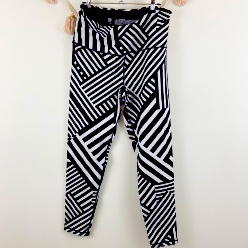 VS Knockout leggings
